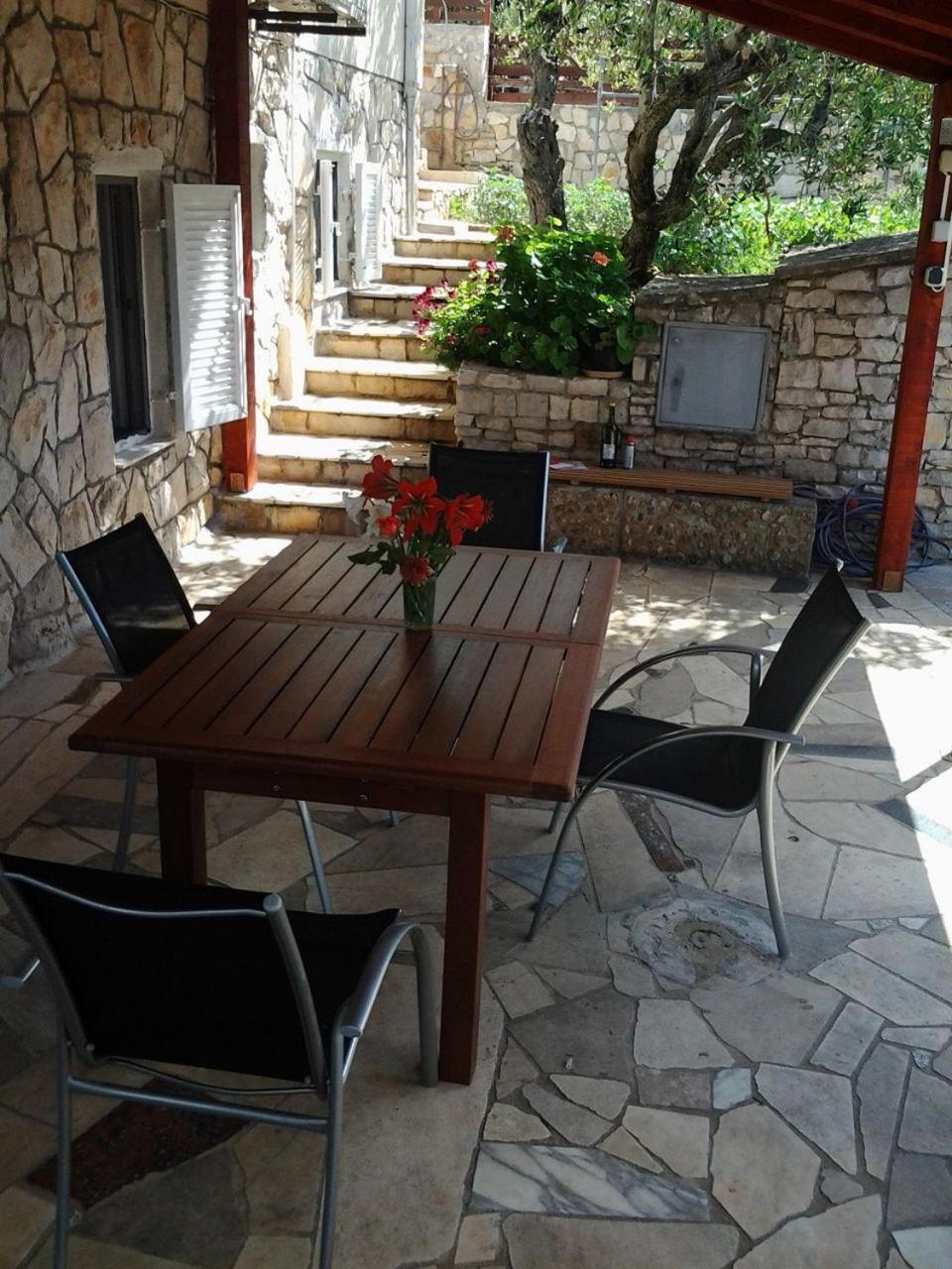Apartments Janja - Terrace Sea View Nečujam エクステリア 写真